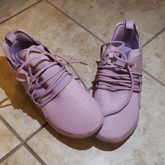 Reebox - Picture 2 of 2